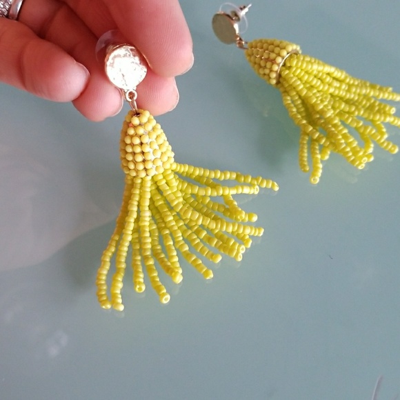BEADED TASSEL EARRINGS - Picture 3 of 4
